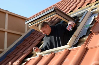 Pose de fenêtres de toit Velux à Prat-Bonrepaux